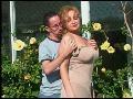 Mature Rebecca Bardoux seins enorme commence une bonne pipe