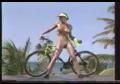 Cycliste qui se frotte sur la selle de son v�lo